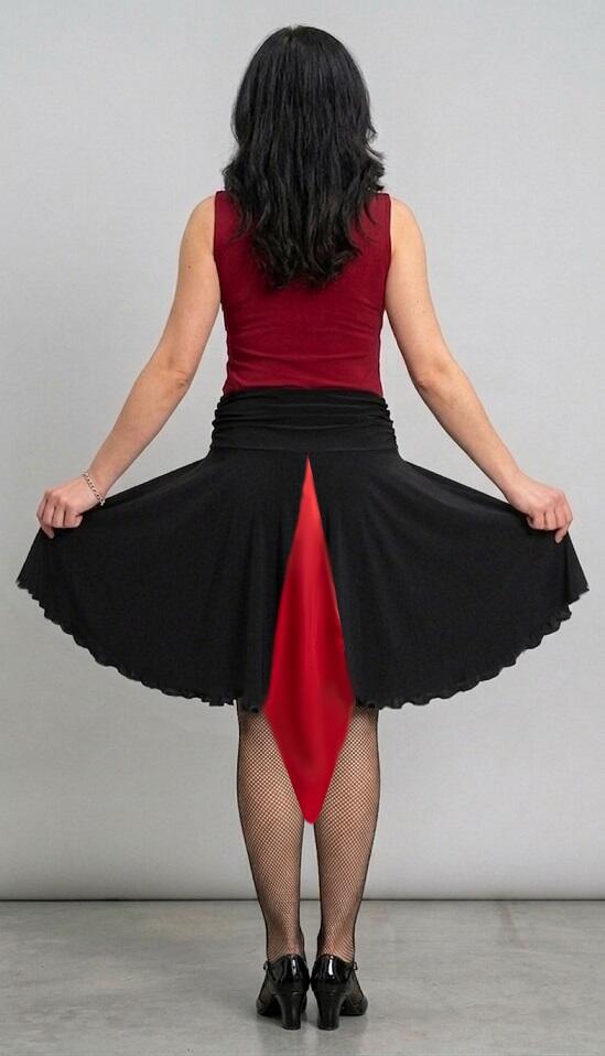 Gonna in varie fantasie e colori con codina dietro 2-0056