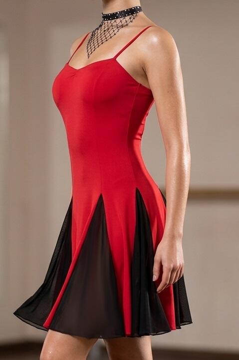 Short flared dress with black wedges at the end of the skirt 4-0161