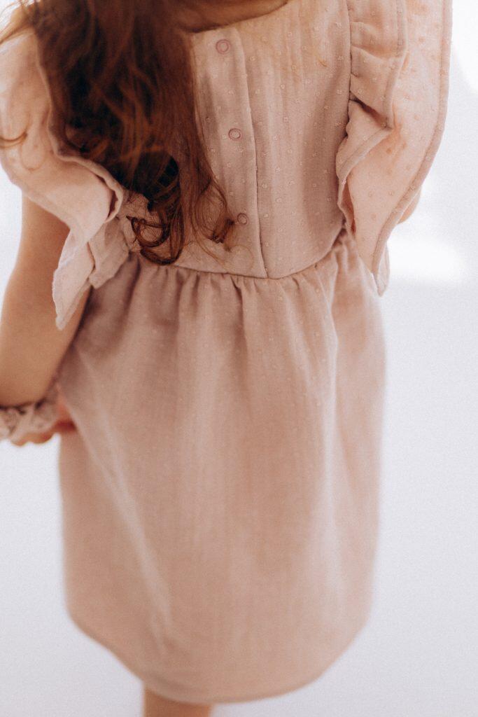Abitino in Mussola di Cotone Organico con Ruffles – Light Old Pink