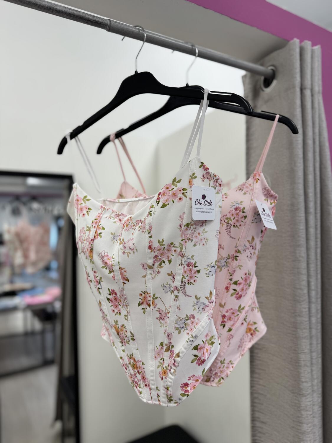 NOVITÀ Top effetto corsetto a fiorellini