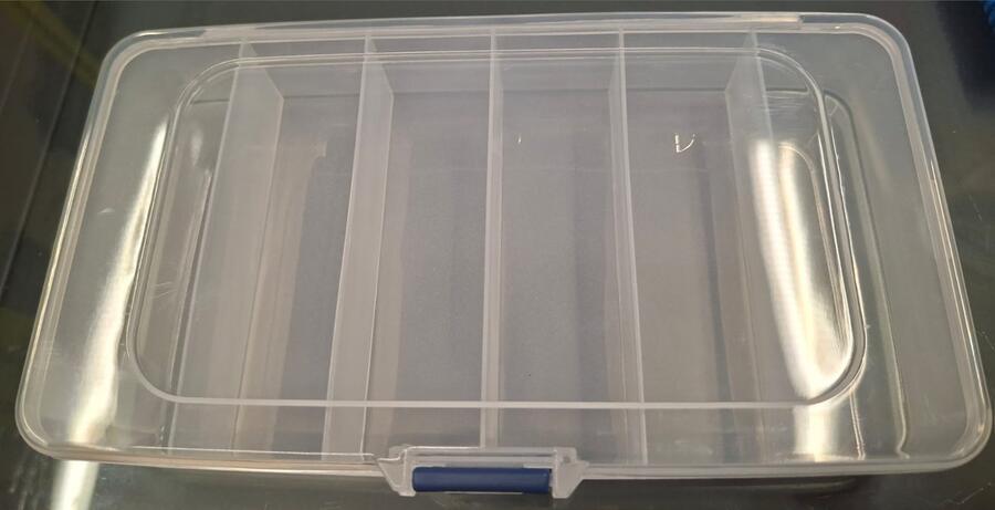 SCATOLA RICHIUDIBILE IN PLASTICA TRASPARENTE PORTA GETTI / POLVERIZZATORI / EMULSIONATORI / DADI / RANELLE