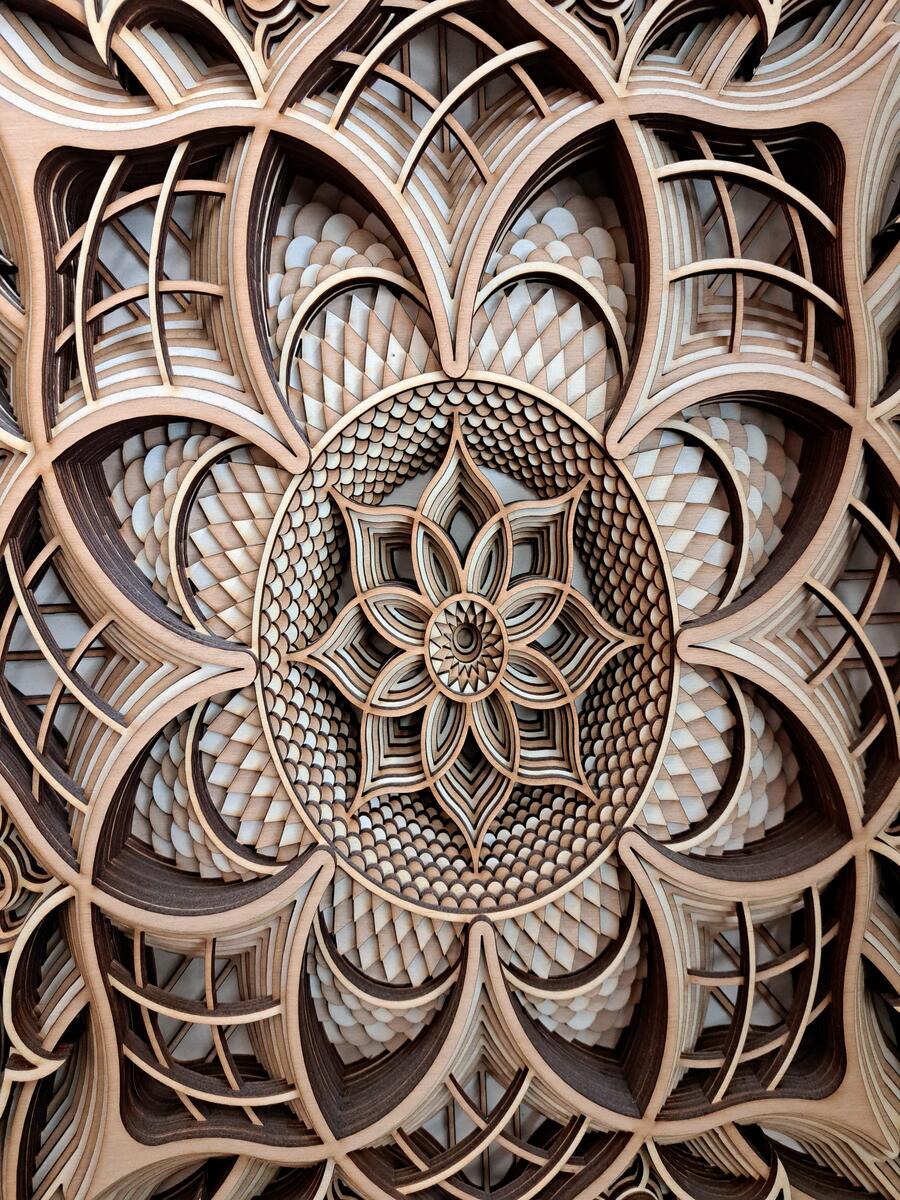 Mandala in legno tridimensionale
