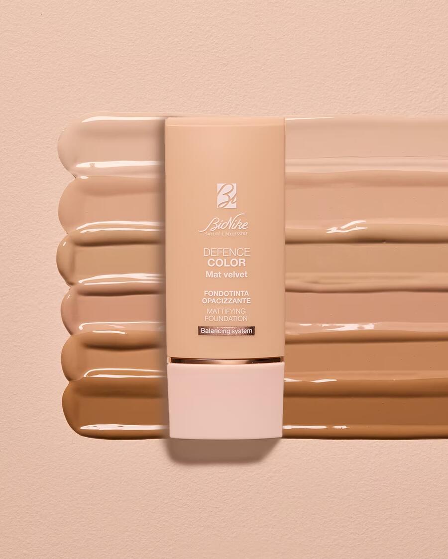 DEFENCE COLOR Fondotinta Opacizzante