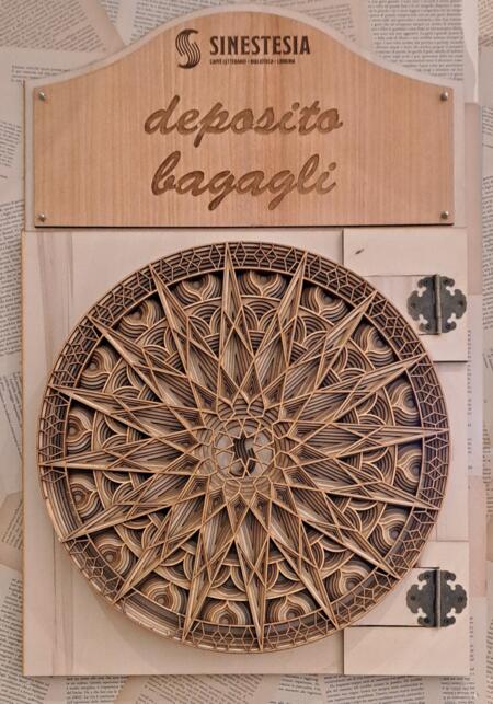 Mandala rotondo in legno