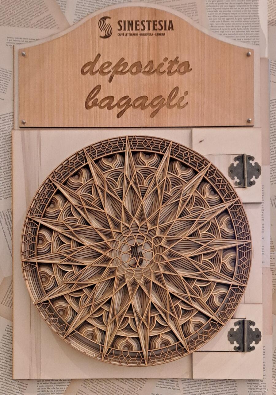 Mandala rotondo in legno