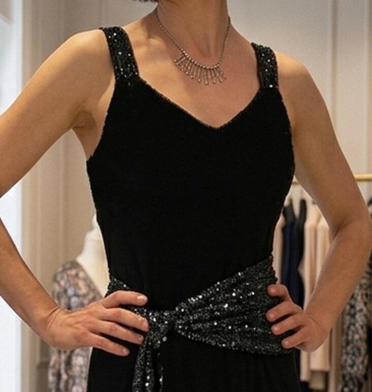 DANCE DRESS AND ARGENTINE TANGO IN BLACK SWEATER WITH SLIT AND SLEEVE 4-0126