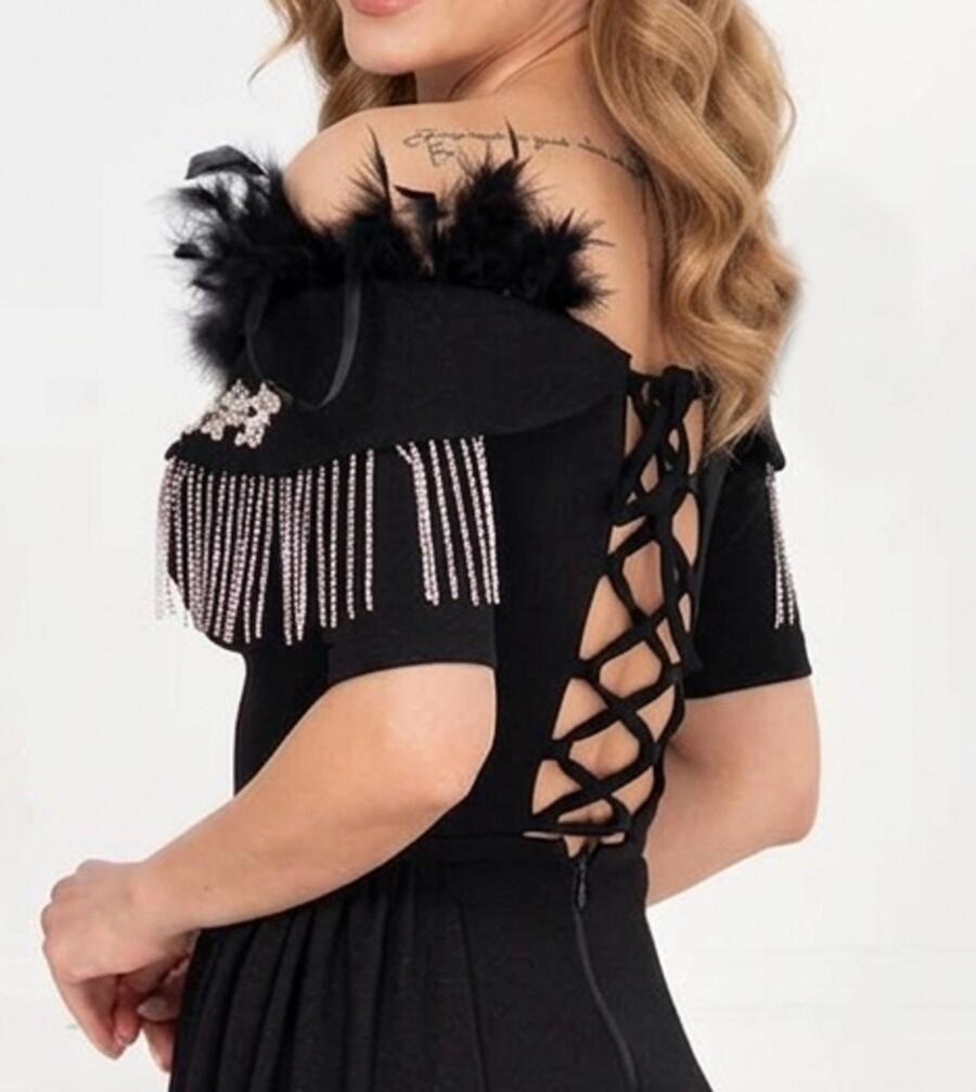 0982 Abito con spacco e pannello laterale con scollatura aperta a cuore