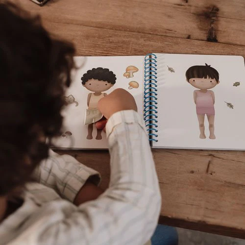 Libro Dress me up con stickers - Forest Friends