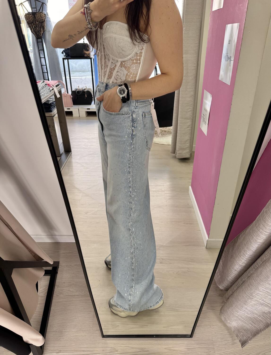 NOVITÀ Jeans straight leg chiusura storta e brillanti laterali