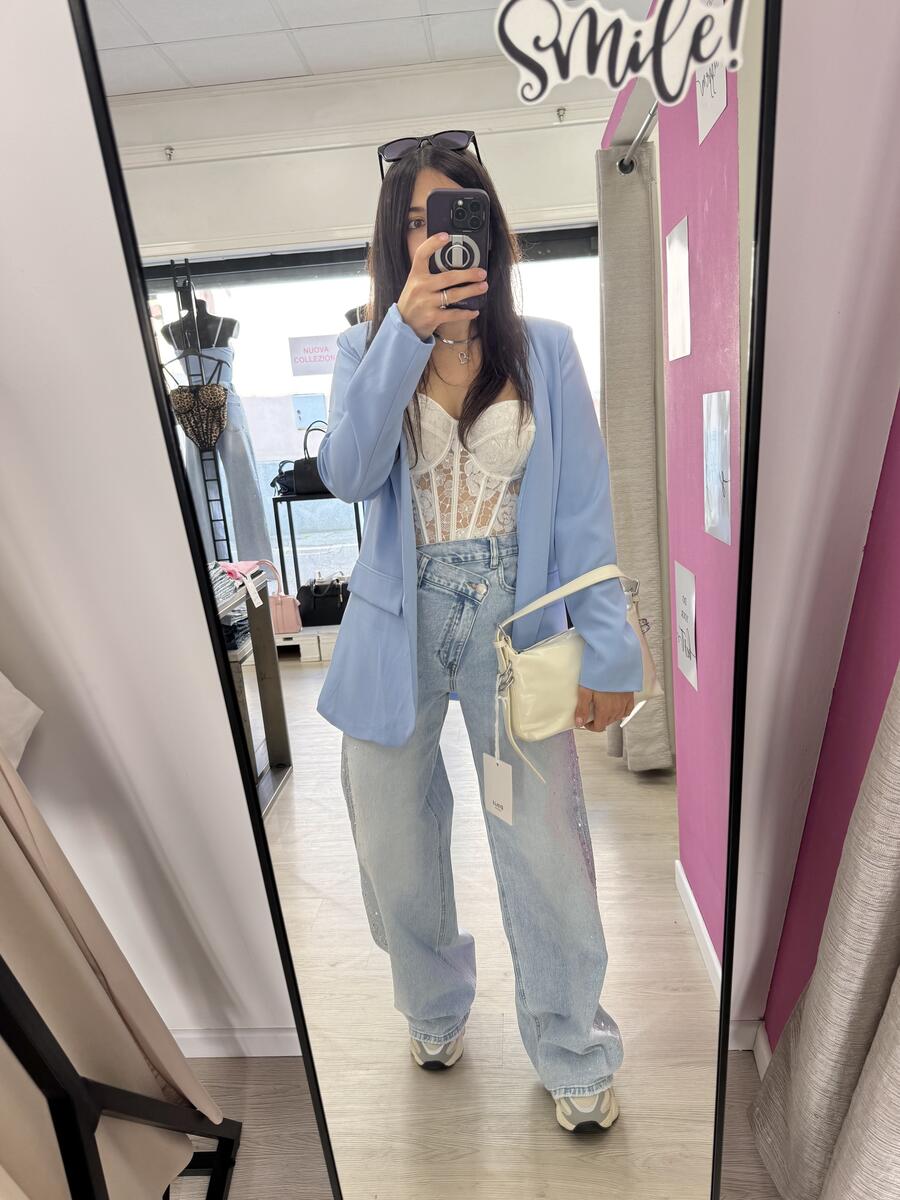 NOVITÀ Jeans straight leg chiusura storta e brillanti laterali