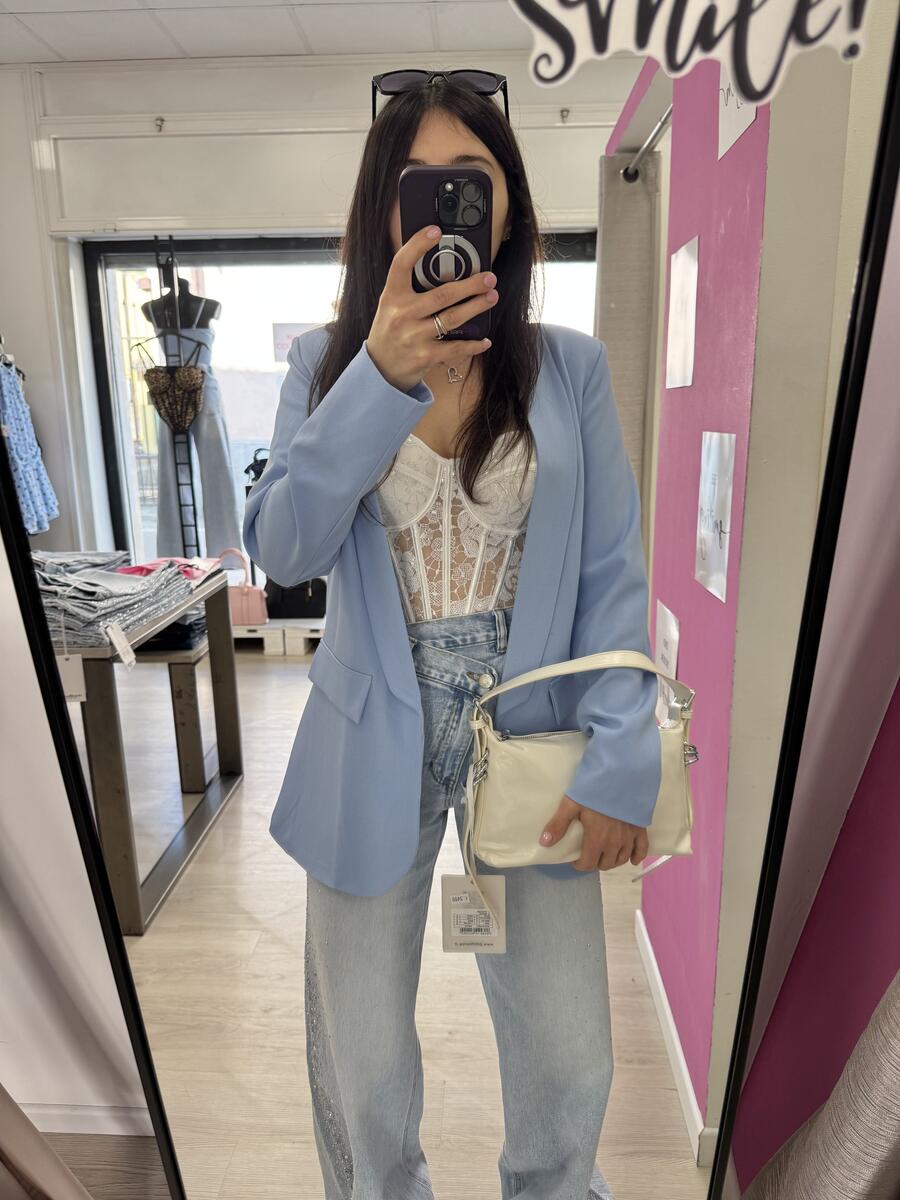 NOVITÀ Jeans straight leg chiusura storta e brillanti laterali