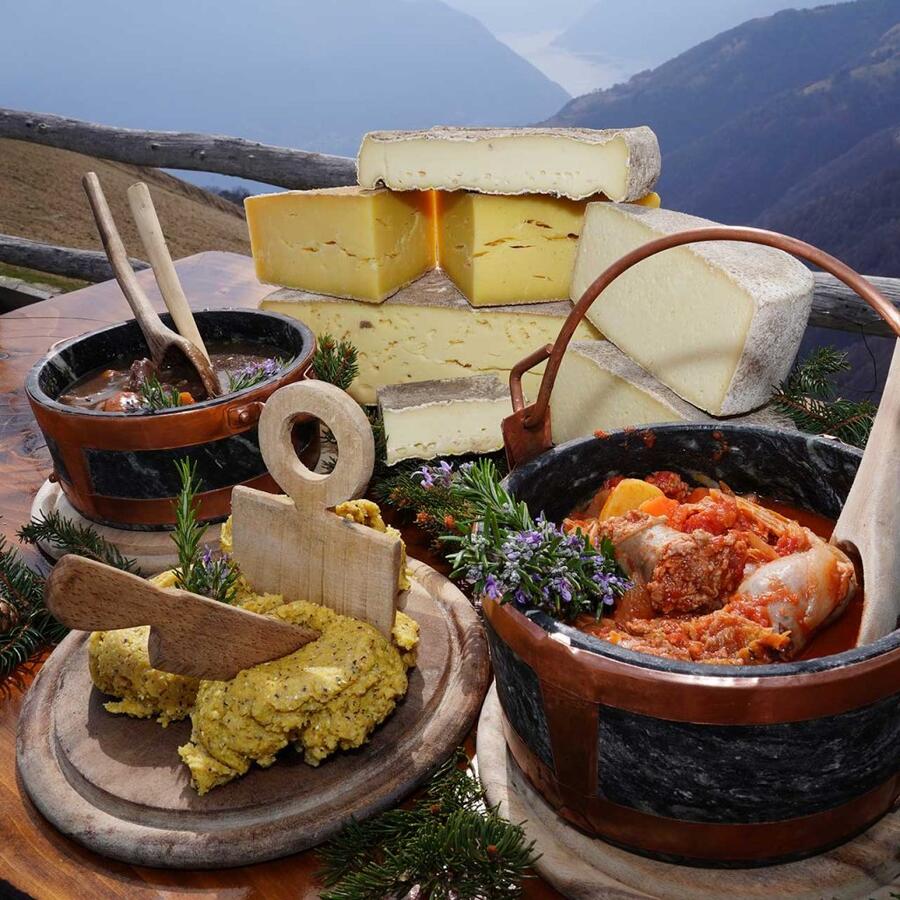 ESCURSIONE POMERIDIANA E TRAMONTO IN VETTA, CENA IN RIFUGIO - su richiesta