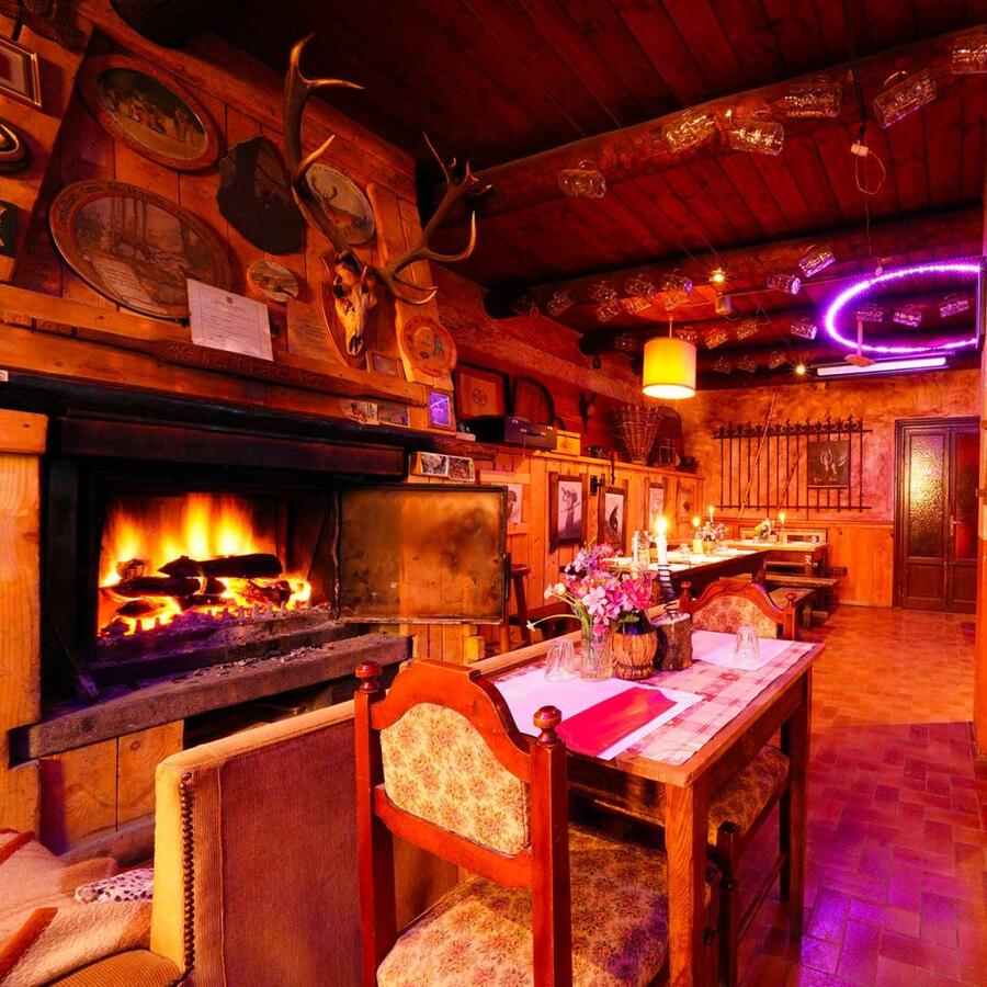 ESCURSIONE POMERIDIANA E TRAMONTO IN VETTA, CENA IN RIFUGIO - su richiesta
