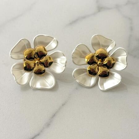  Orecchini Bianchi con Fiori