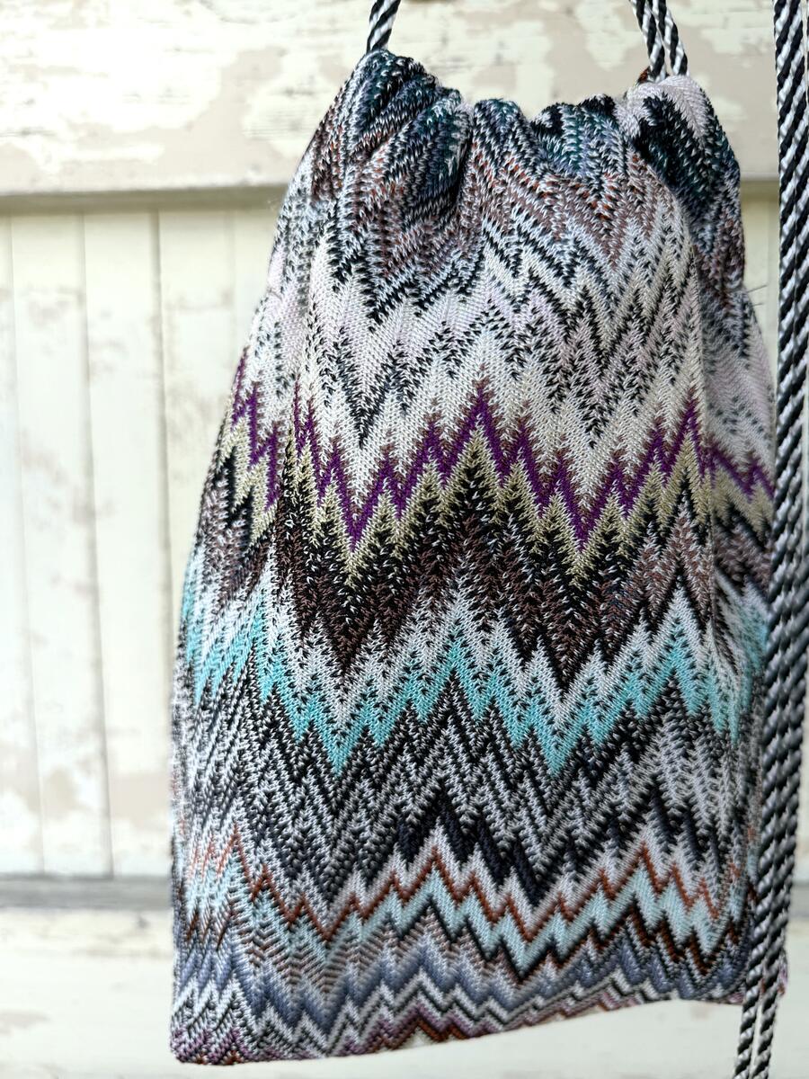 Secchiello  zig zag  sfumature multicolore 