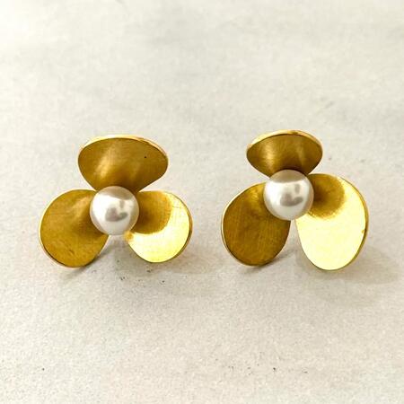 Orecchini a lobo floreali in oro spazzolato Placcato oro 14K