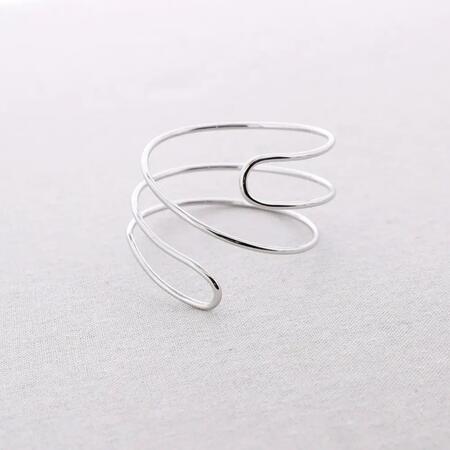 Bracciale Regolabile in Acciaio Forma