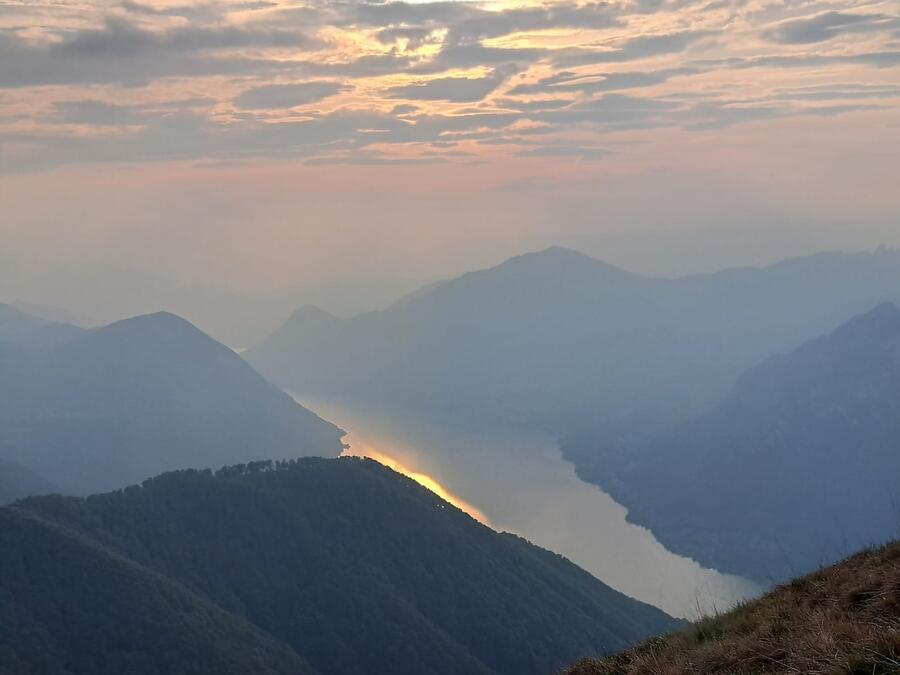 ESCURSIONE POMERIDIANA E TRAMONTO IN VETTA, CENA IN RIFUGIO - su richiesta