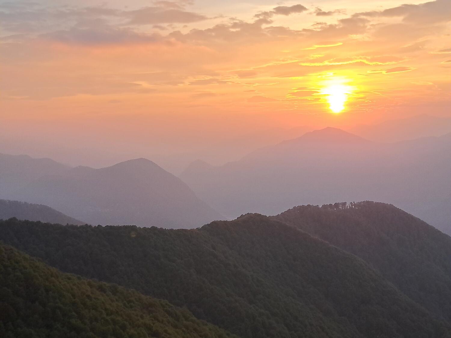 ESCURSIONE POMERIDIANA E TRAMONTO IN VETTA, CENA IN RIFUGIO - su richiesta