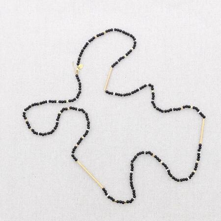 Collana lunga Tubitos con pietre NERE e accenti in acciaio