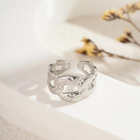 Anello a catena martellato in acciaio argentato regolabile con texture elegante