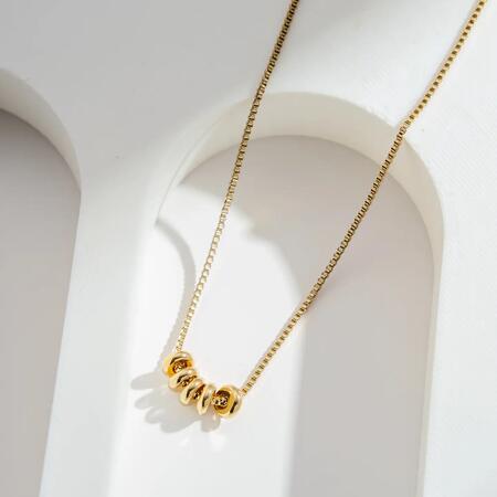 Collana sottile minimal chic in acciaio inossidabile