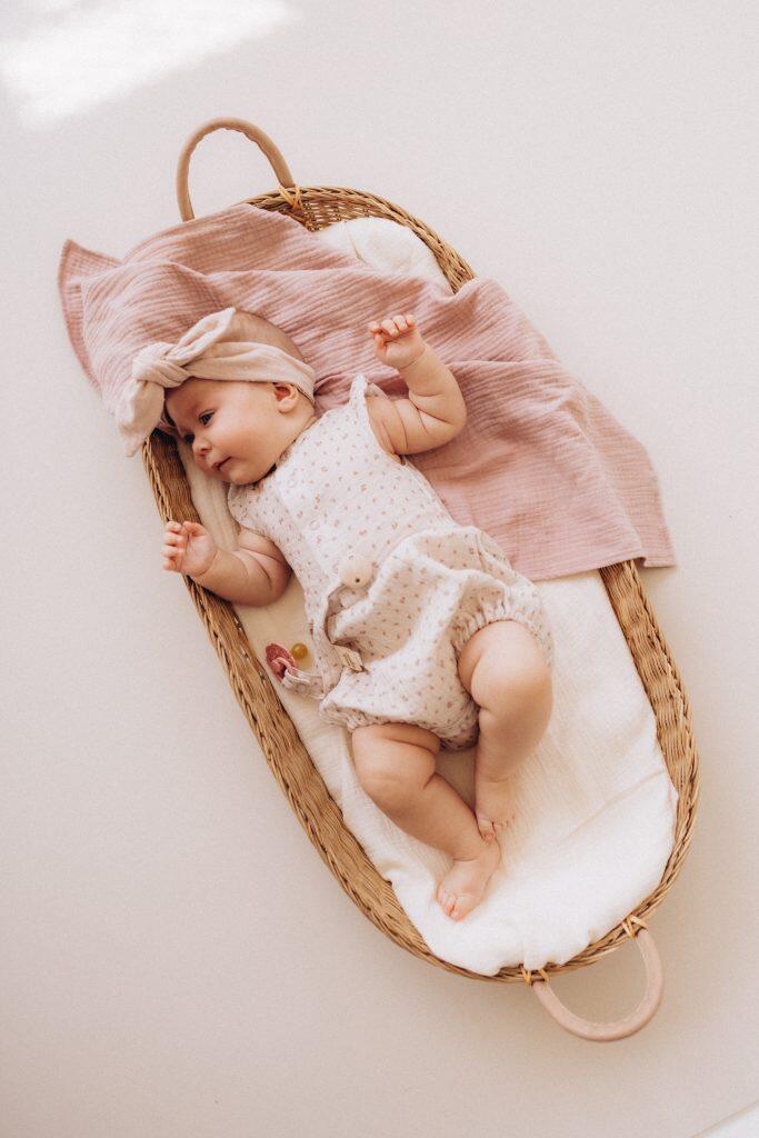 Pagliaccetto in mussola con ali – 100% cotone biologico GOTS – Pink Flowers