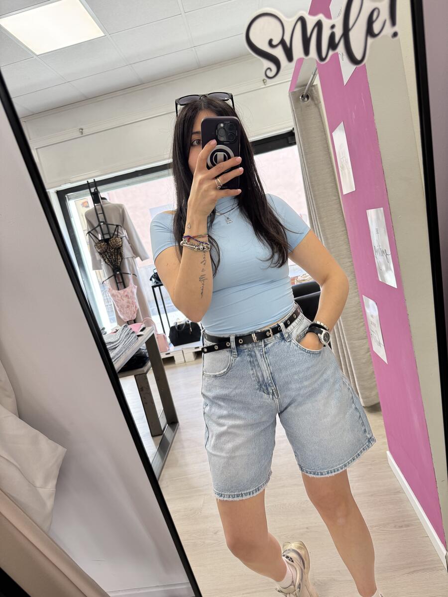 NOVITÀ Shorts in denim con cinturina