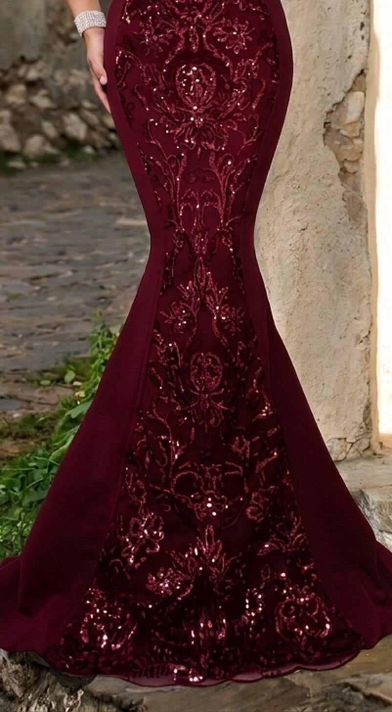 0906 Abito a sirena in tessuto crepe elastico con pizzo macramè con paillettes centrale e copribraccia aperti