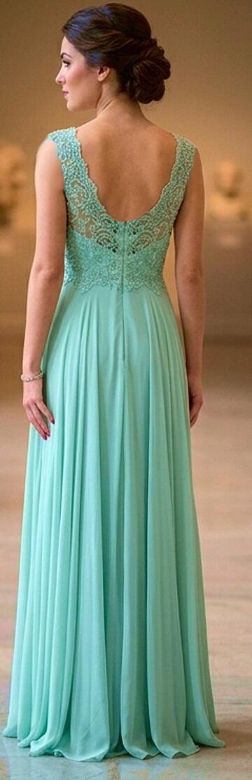 0341 ABITO A IMPERO IN CHIFFON VERDE MENTA CON PIZZO NEL SENO