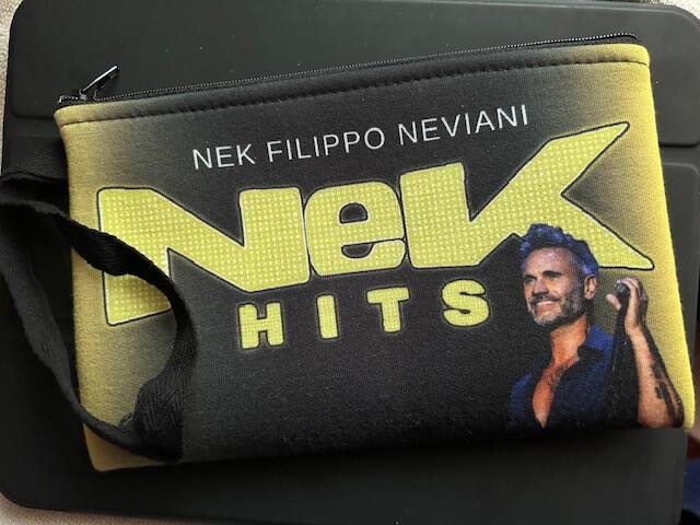 BUSTA PORTA OGGETTI NEK Filippo Neviani NEK HITS 