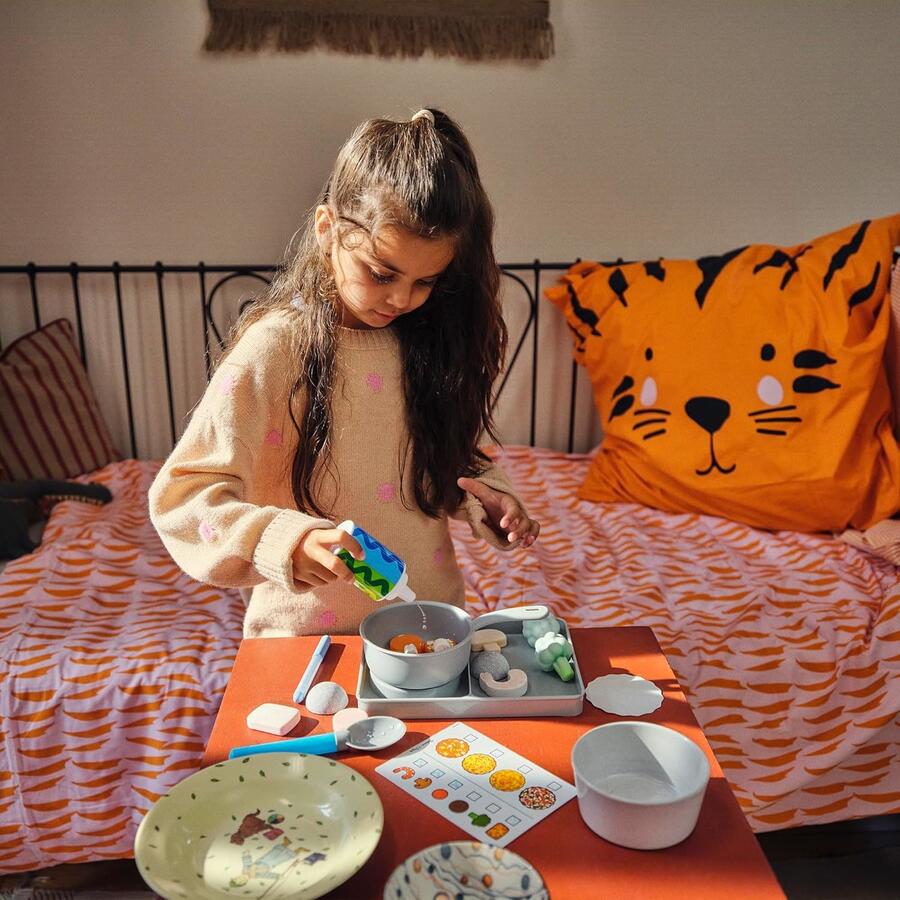 Melissa & Doug Set Water WOW! Piano Cottura - Fornello Giocattolo Cuoci e Mescola, Gioco Educativo con Cibo che Cambia Colore con l'Acqua, Regalo per Bambini e Bambine, 3+ Anni