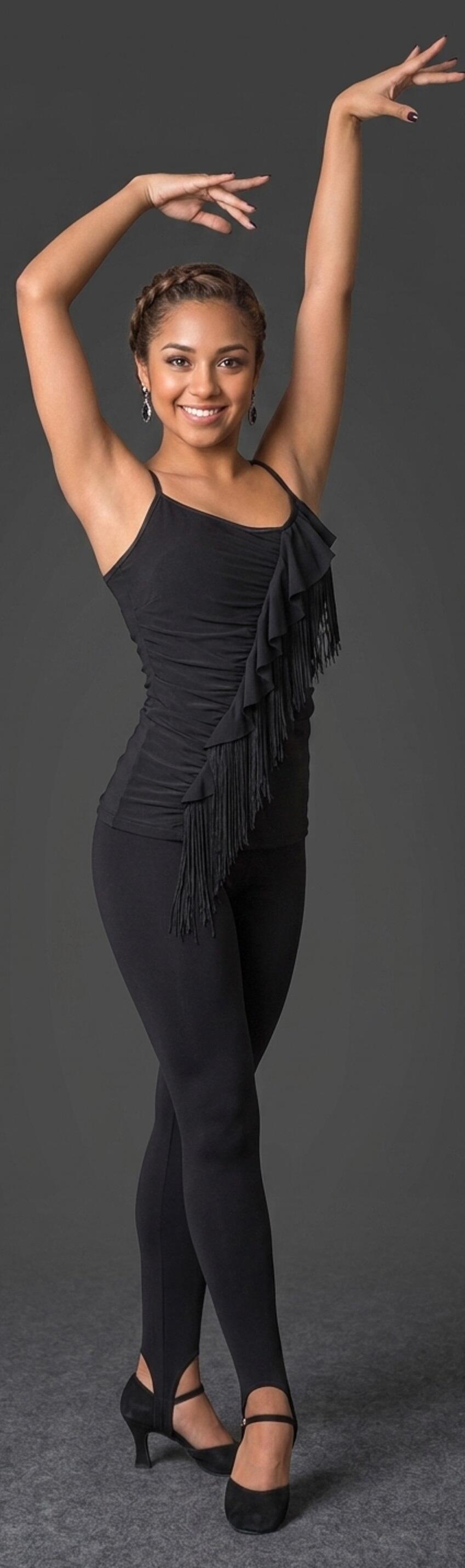 MAGLIA TOP CON FRANGIA CENTRALE E VOLANT U279
