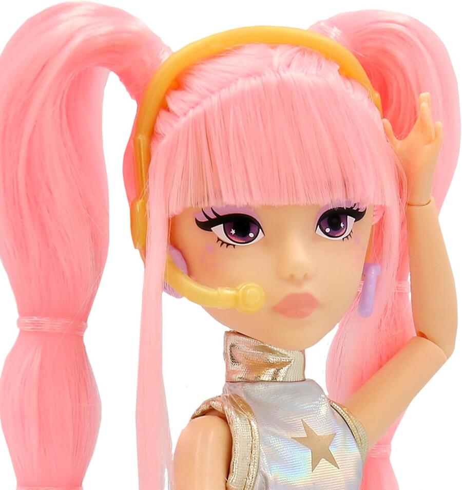K-POP IDOL Bambola Yuni Bambole alla moda Stile K-Pop Moonlight, capelli rosa intrecciati. 3 accessori per creare outfit Età 3+