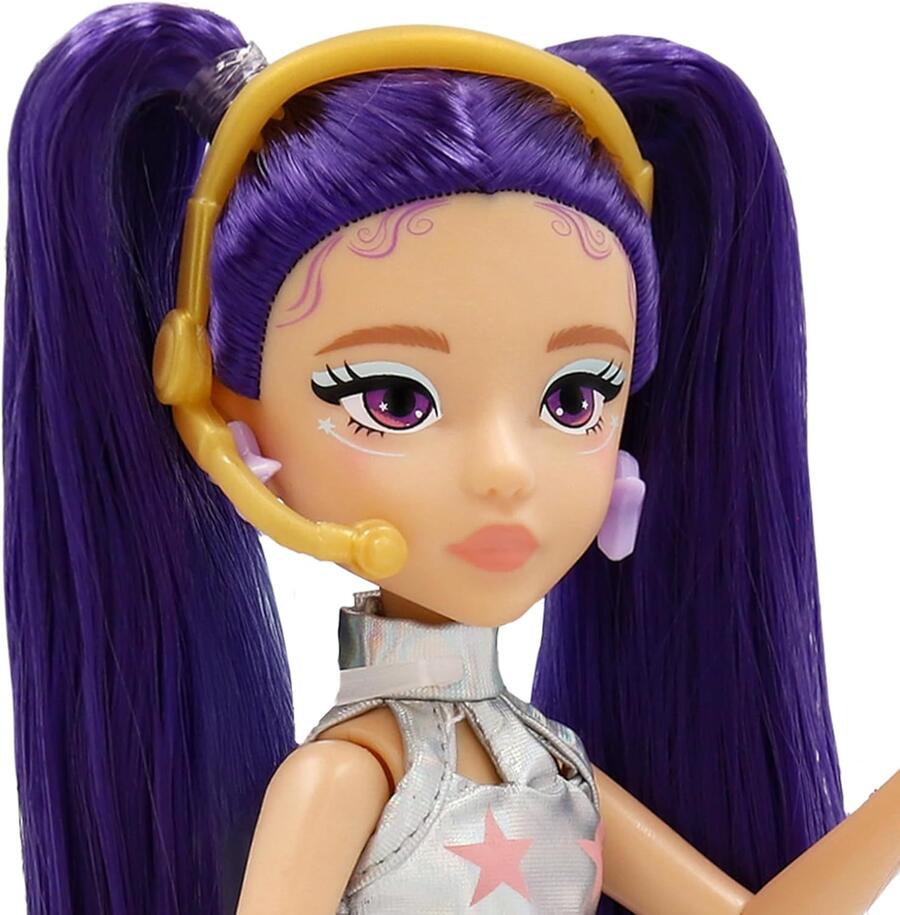 K-POP IDOL Bambola Mina Bambole alla moda Stile K-Pop Starlight, capelli viola con codini. 3 accessori per creare outfit Età 3+