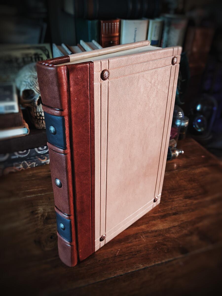 Tractatus de Nigromantia: The Chetham Library Grimoire - Manuscript