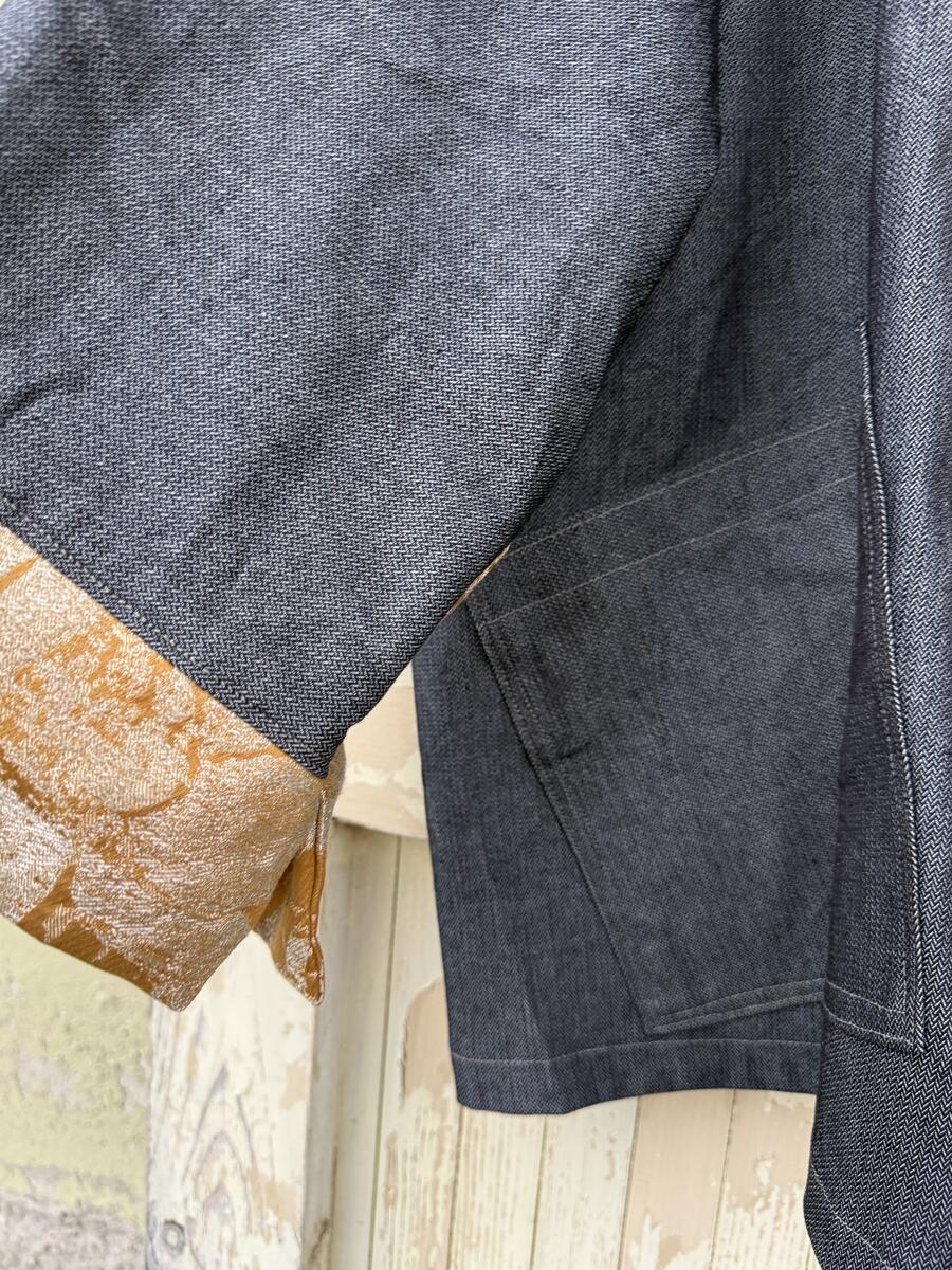 Kimono rose su ocra e jeans 