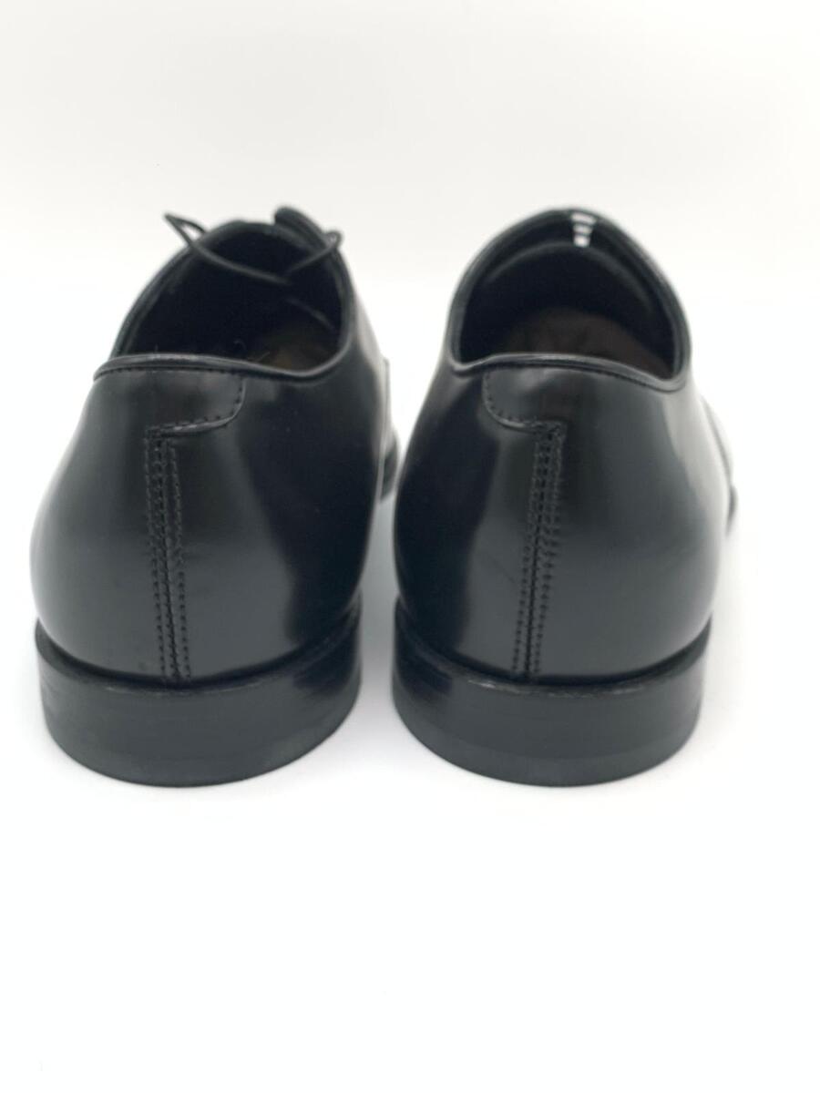 Doucal’s Derby stringata in pelle Nero  