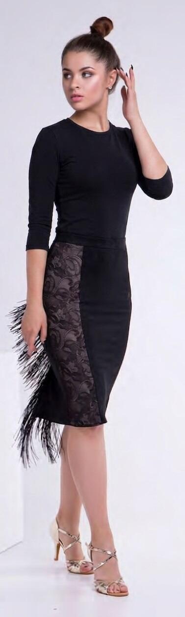 U455 Pencil tango skirt with fringe at the back and sides in lace with beige-nude lining