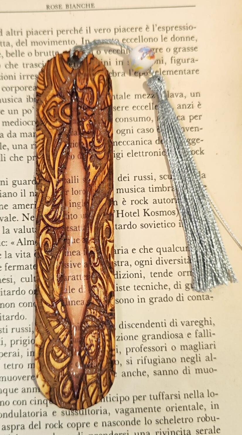 Segnalibro legno e resina