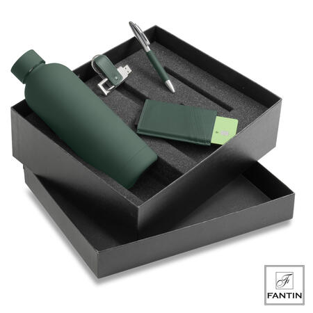 Set regalo Fantin con borraccia, penna, usb, portachiavi e portacarte colore verde.