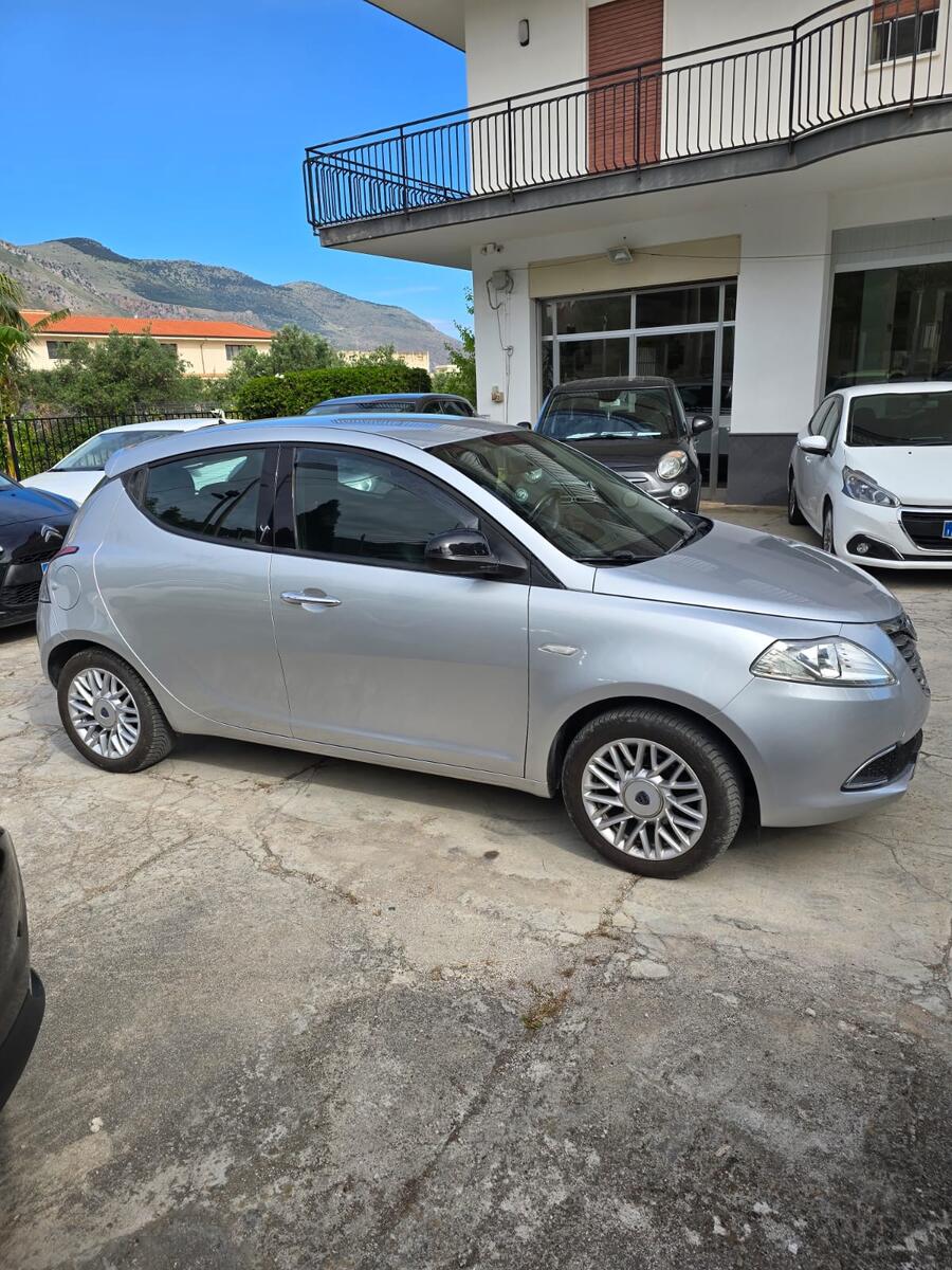 Lancia Ypsilon 1.2  GPL Ecochic 