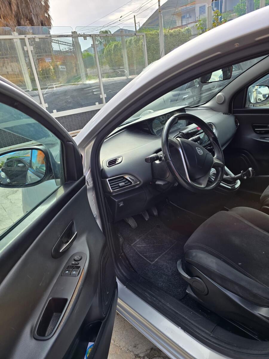 Lancia Ypsilon 1.2  GPL Ecochic 
