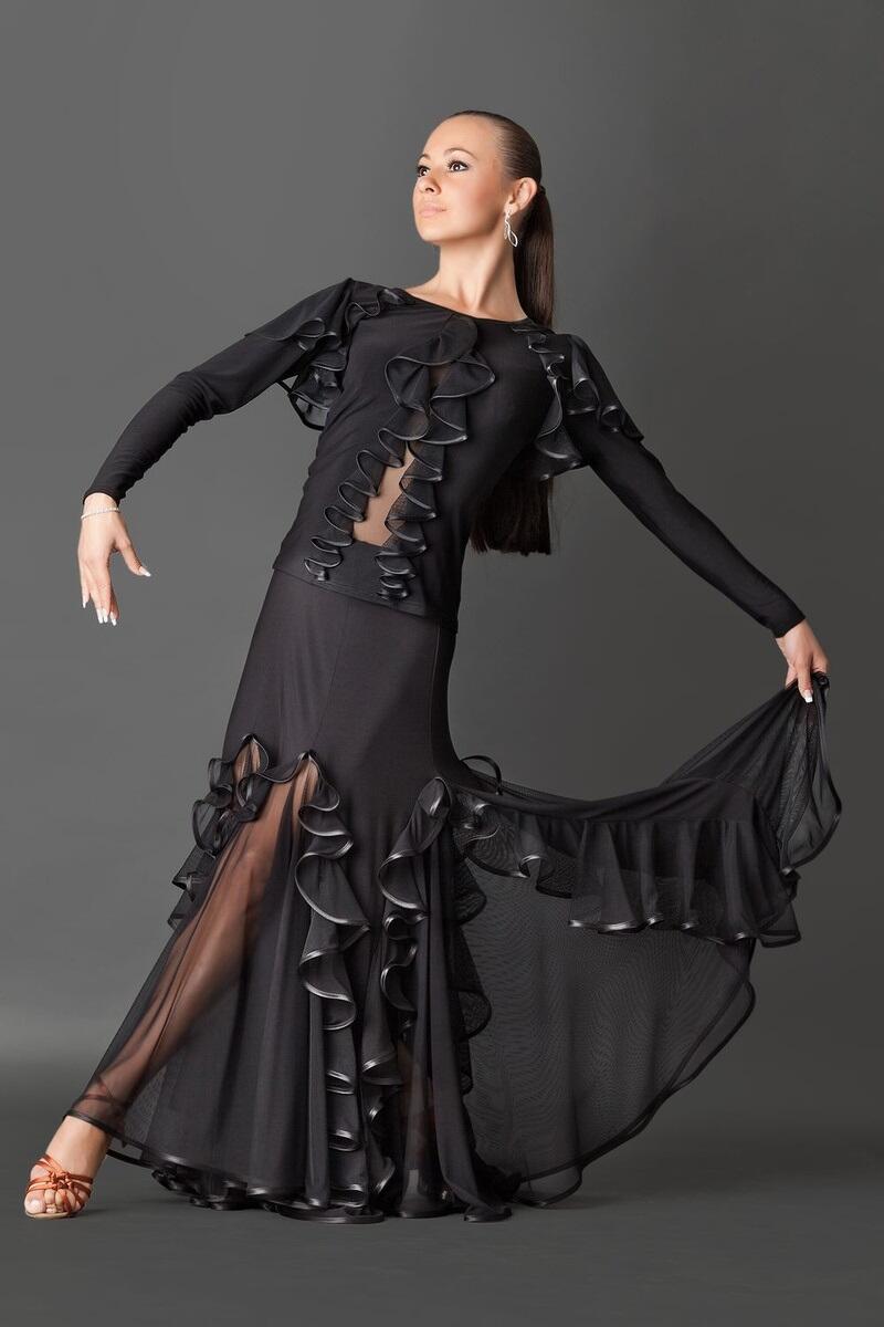 Maglia elastica con maniche volant e inserti in tulle trasparente U243
