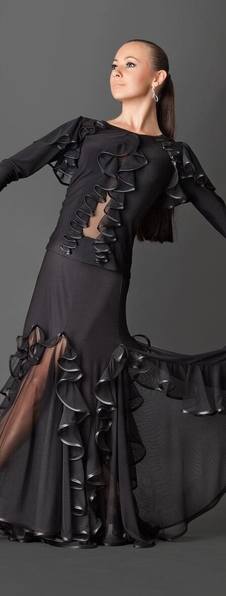 Maglia elastica con maniche volant e inserti in tulle trasparente U243