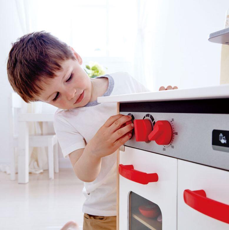 Cucina Multifunzione da Chef Gourmet Bianca  in Legno Hape SOTTOCOSTO