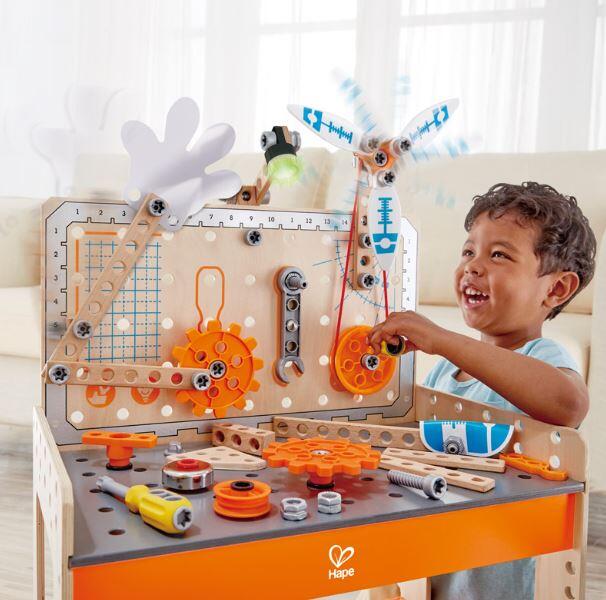 Banco Da Lavoro Deluxe Scientifico Workbench 79 Pezzi in Legno Hape - SOTTOCOSTO 