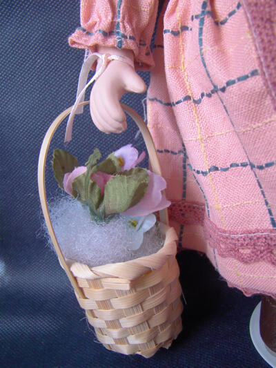 Bambola da Collezione in Porcellana con Cestino con Fiori RF Collection  SOTTOCOSTO