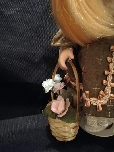 Bambola da Collezione in Porcellana con Capelli Biondi e bel Sorriso  RF Collection SOTTOCOSTO