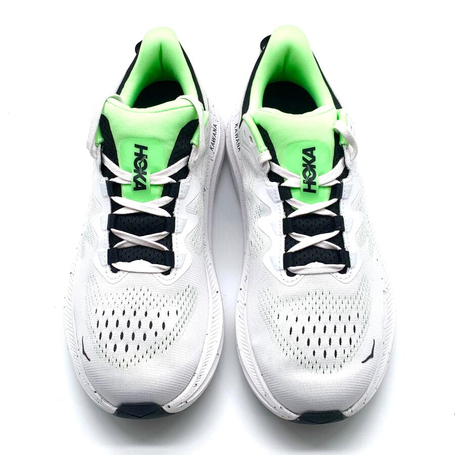 Hoka sneaker bianche e mela kawana 